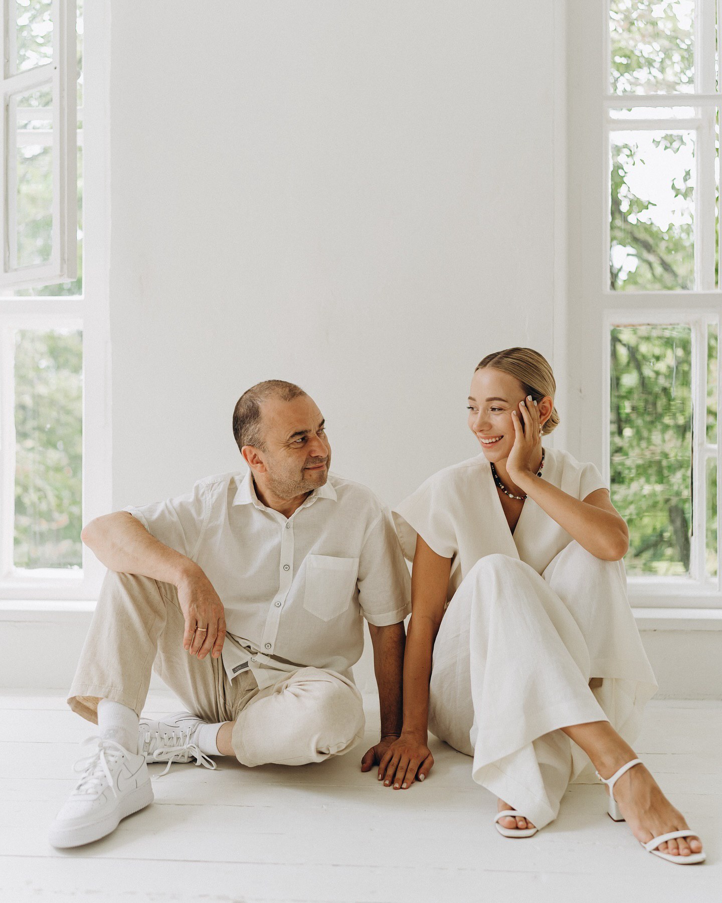 Виктор Павлик и его молодая жена снялись в романтической фотосессии: "Для счастья нужно немного"